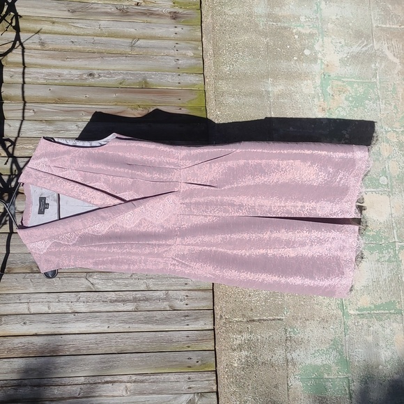 Tahari Dresses & Skirts - Tahari Dress